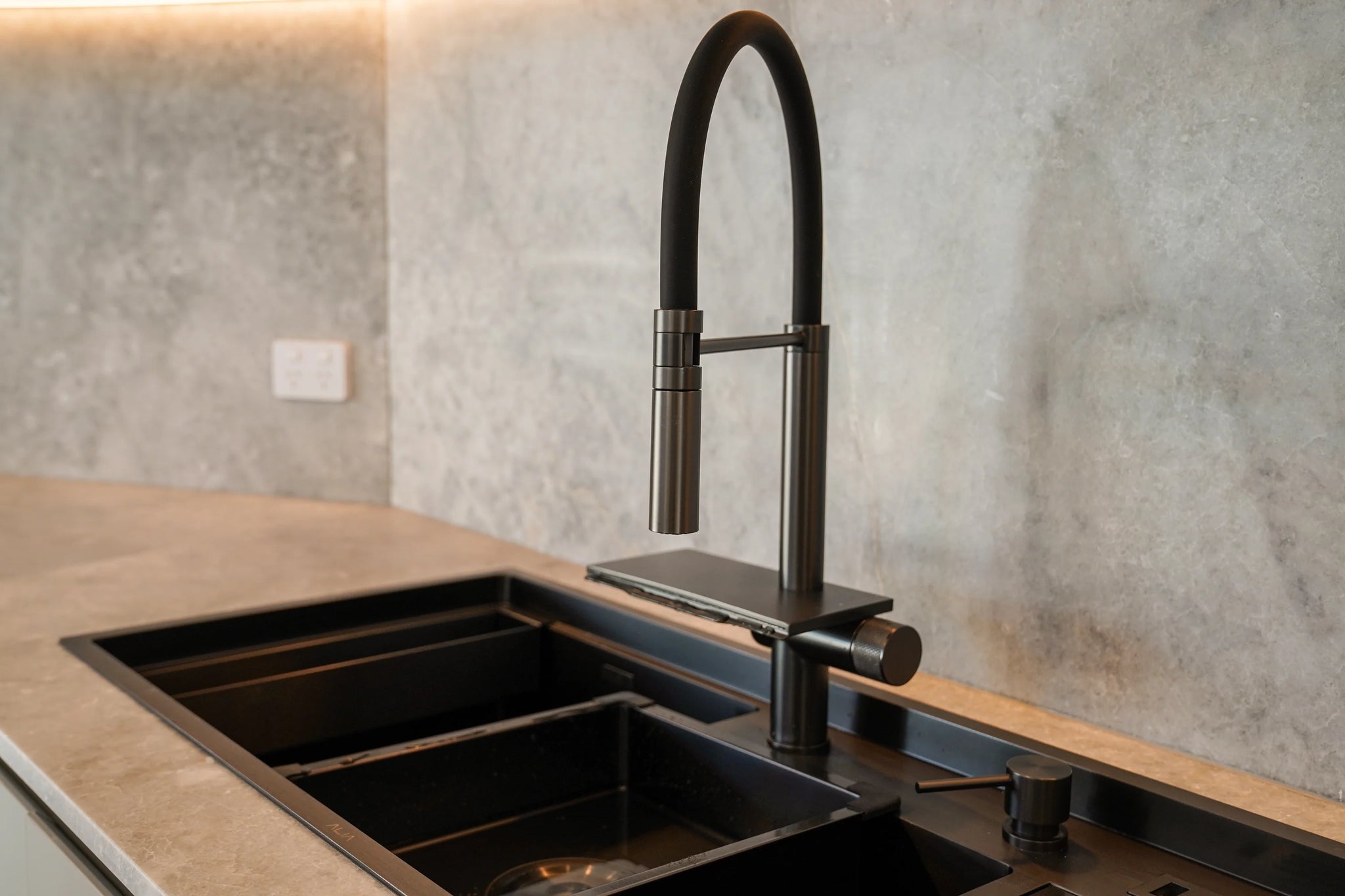 Alia Smart Sink