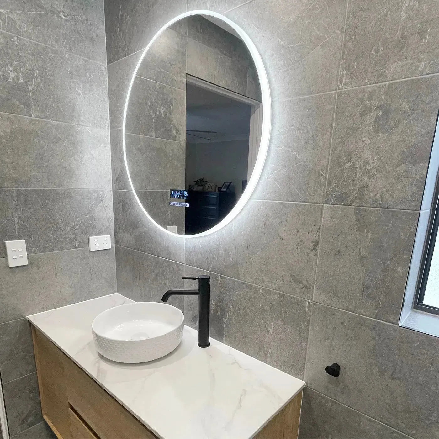 Bronte LED mirror with Bluetooth speaker